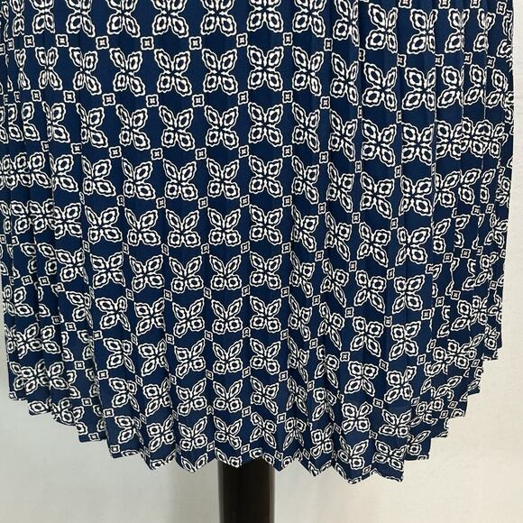 J Crew Skirt size 8 Navy Blue Floral Pleated Sheer Above Knee Boho Casual School - Picture 3 of 8